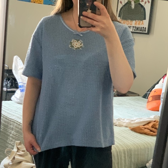 Embroidered Flower Tee - Picture 8 of 9